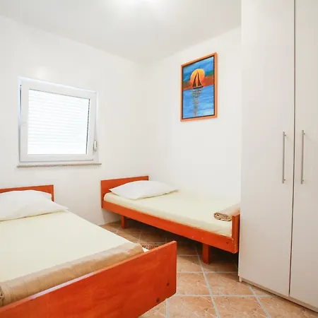 Apartment 16590b *